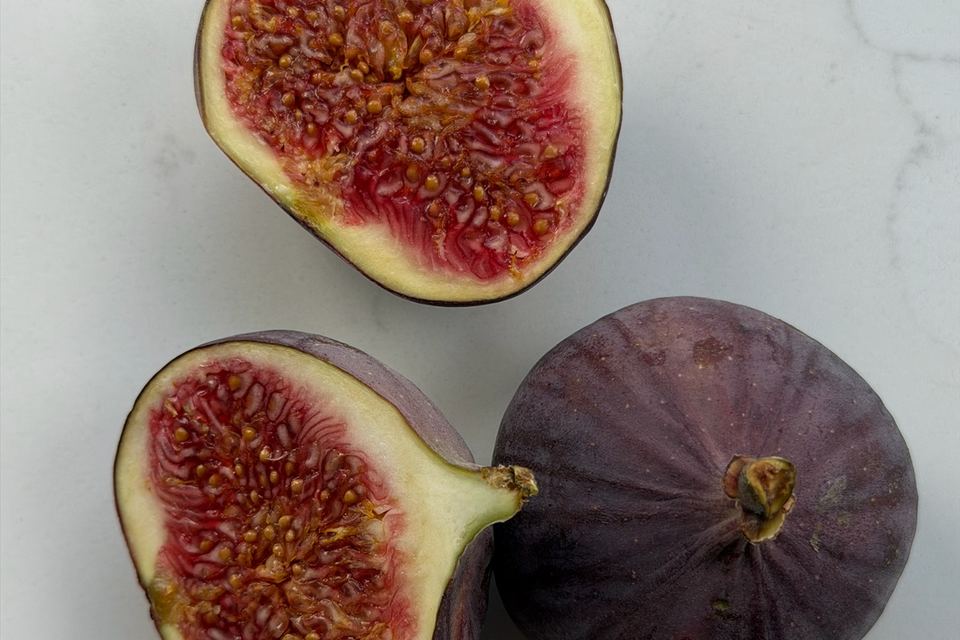 Fresh figs, halved